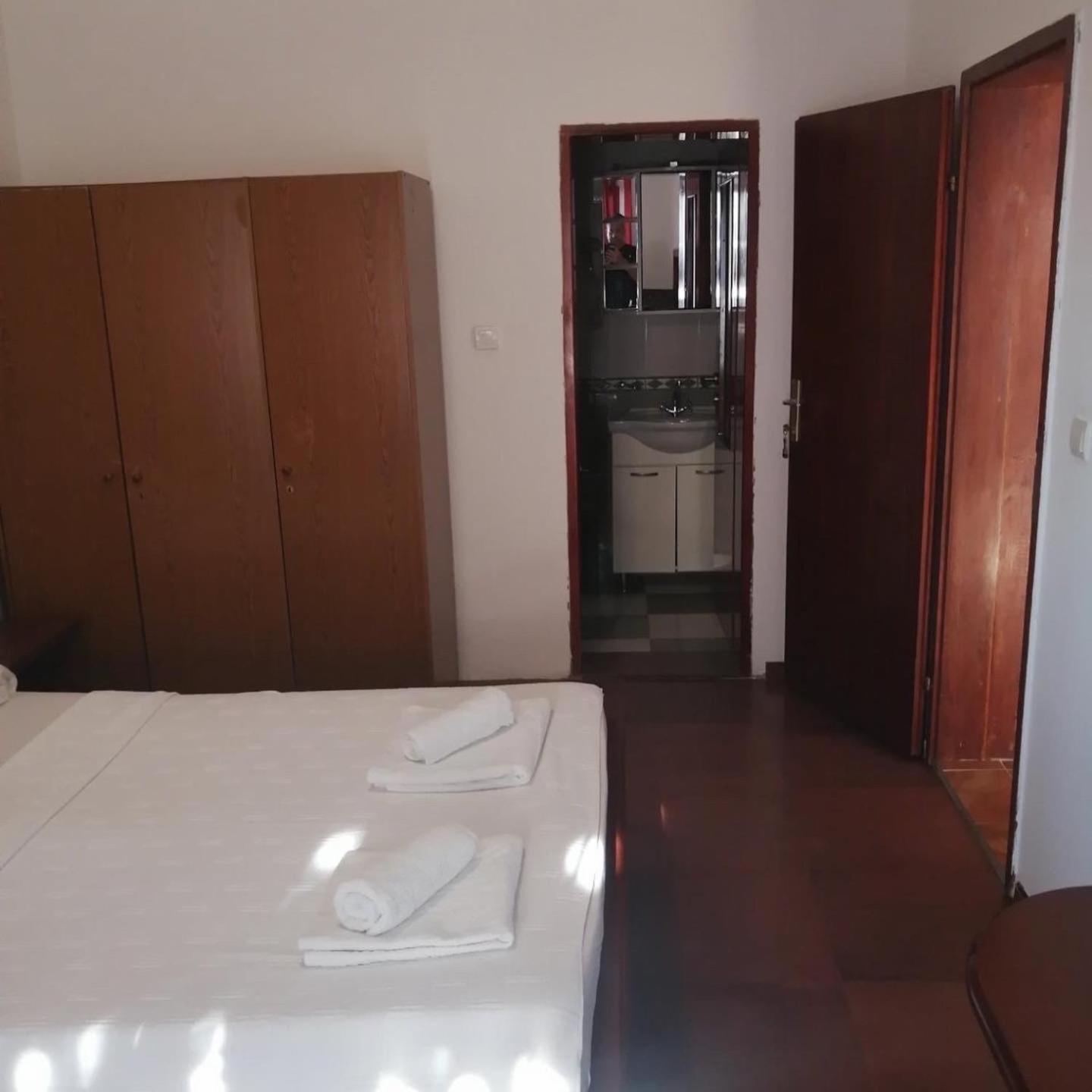Apartments Muhar Sveti Stefan Bagian luar foto