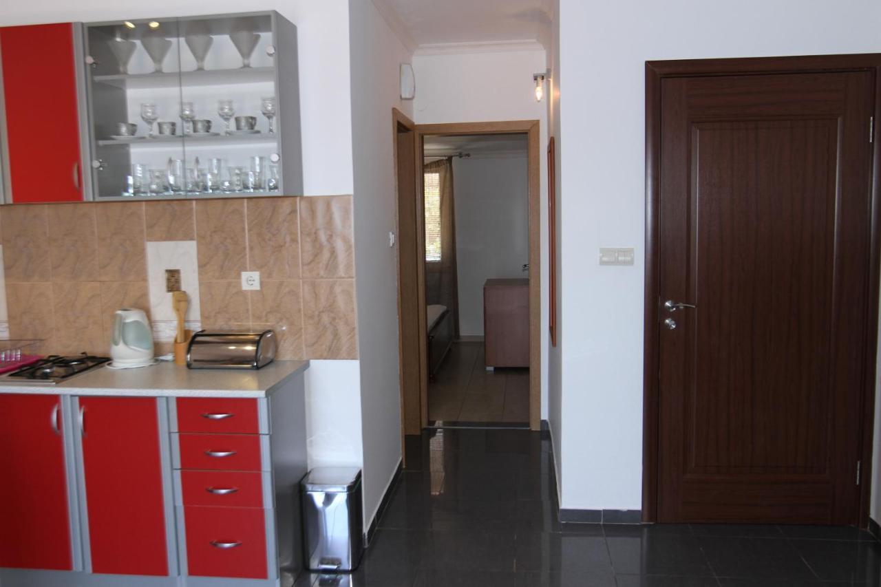 Apartments Muhar Sveti Stefan Bagian luar foto