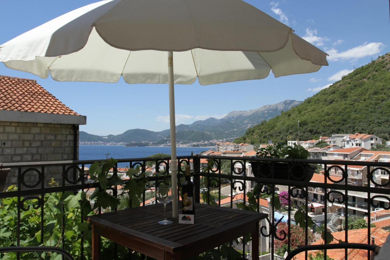 Apartments Muhar Sveti Stefan Bagian luar foto