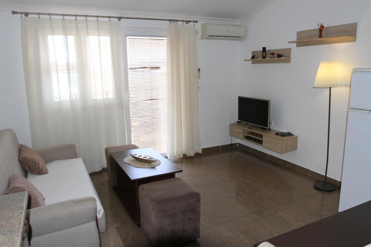 Apartments Muhar Sveti Stefan Bagian luar foto