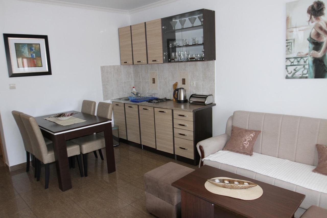 Apartments Muhar Sveti Stefan Bagian luar foto