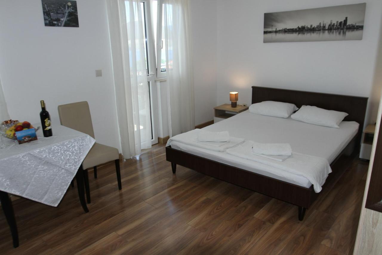 Apartments Muhar Sveti Stefan Bagian luar foto