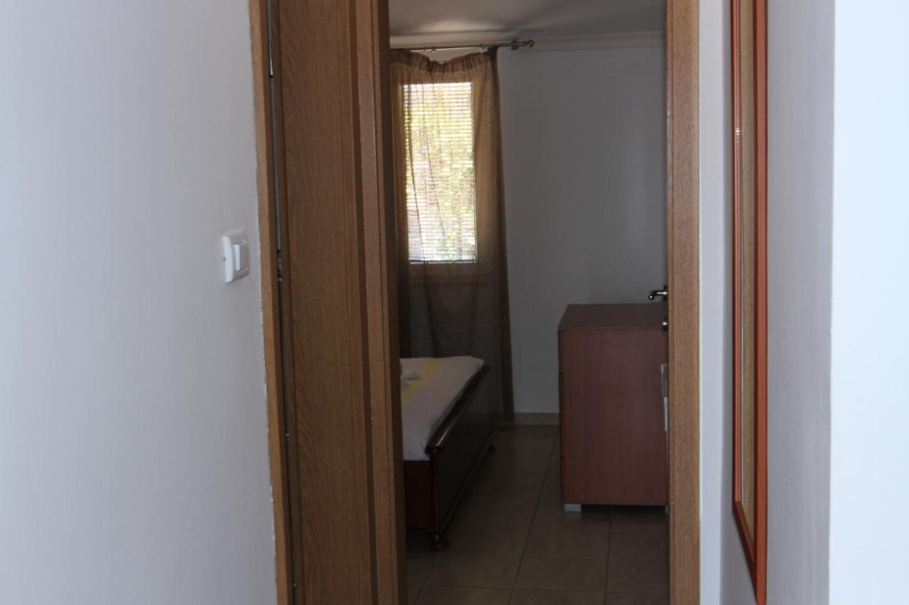 Apartments Muhar Sveti Stefan Bagian luar foto