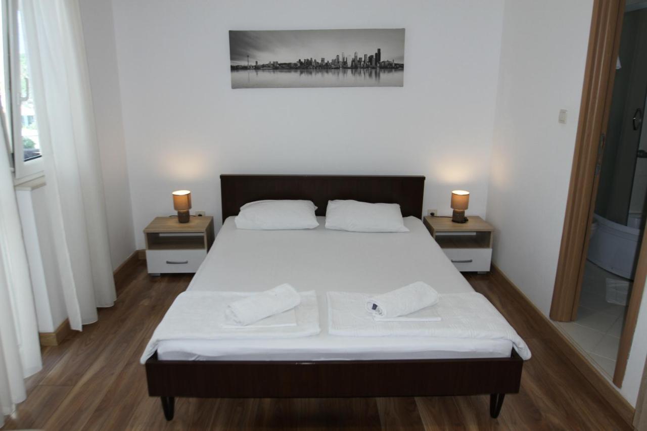 Apartments Muhar Sveti Stefan Bagian luar foto