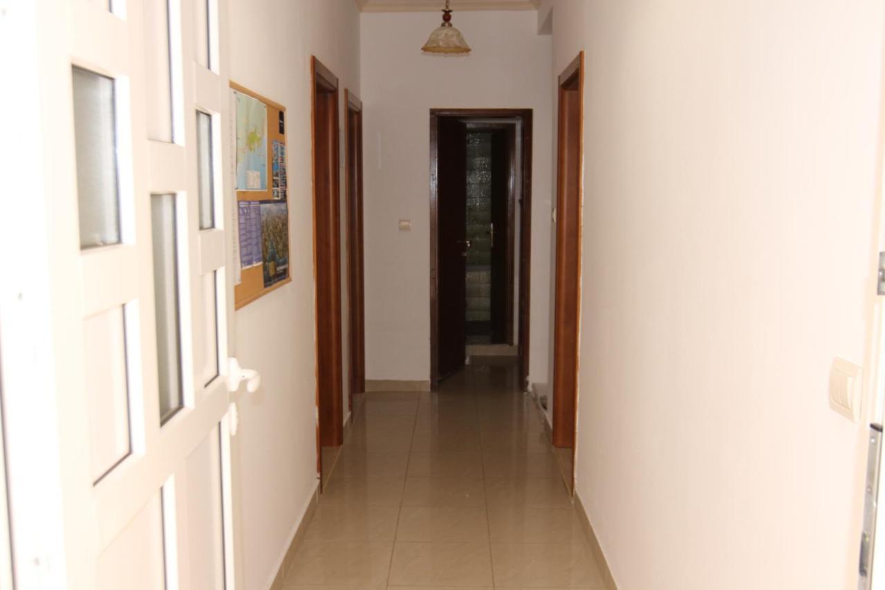 Apartments Muhar Sveti Stefan Bagian luar foto