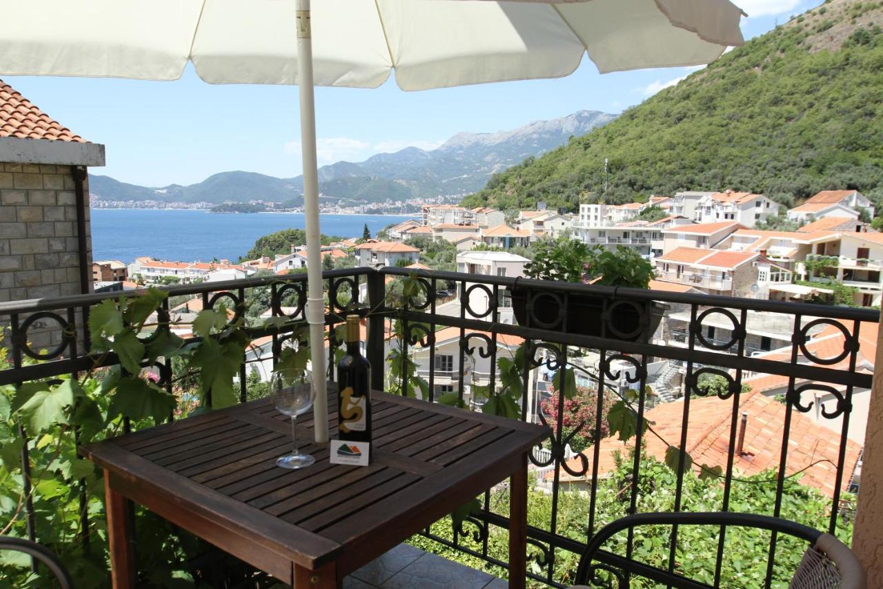 Apartments Muhar Sveti Stefan Bagian luar foto