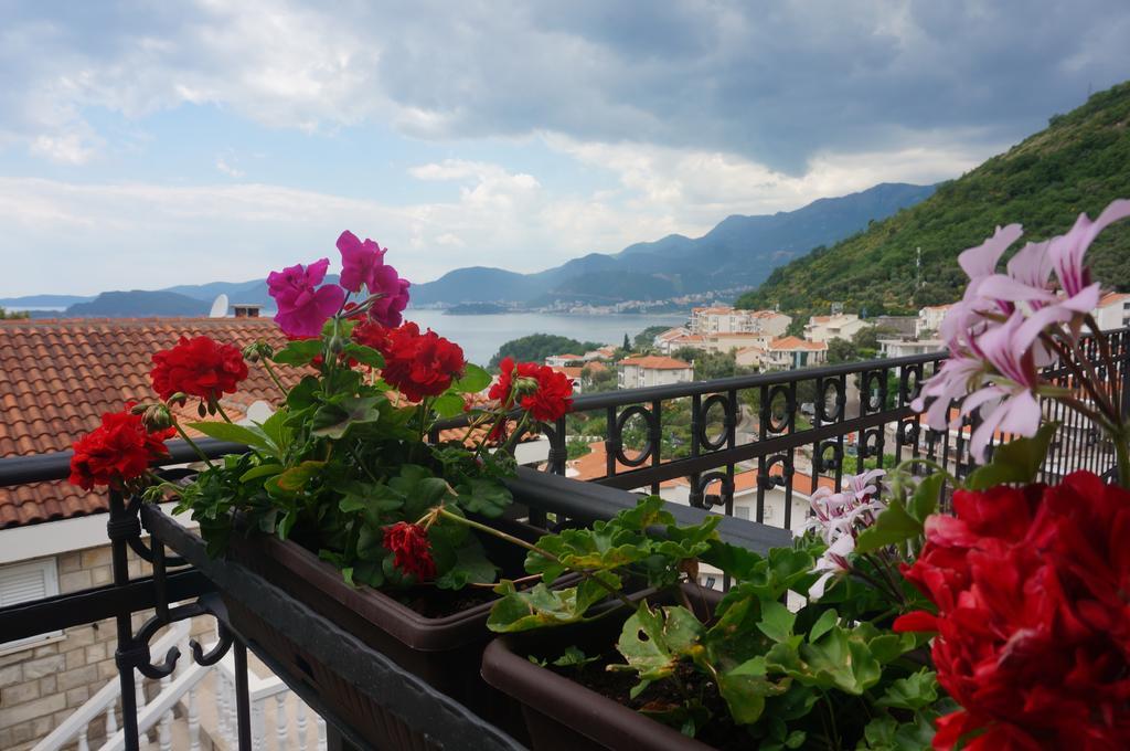Apartments Muhar Sveti Stefan Bagian luar foto