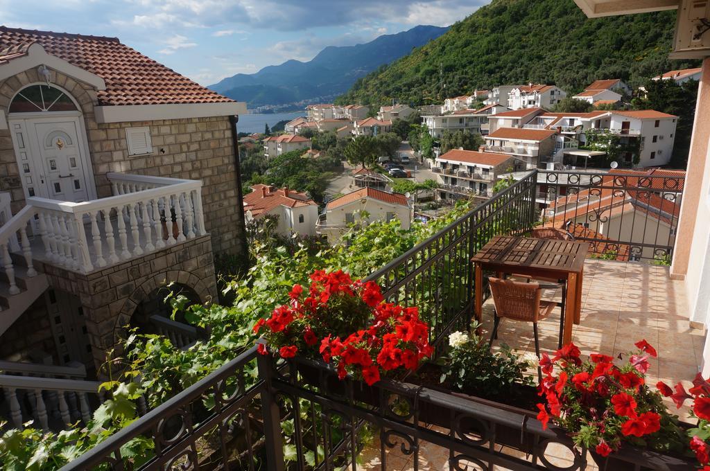 Apartments Muhar Sveti Stefan Bagian luar foto