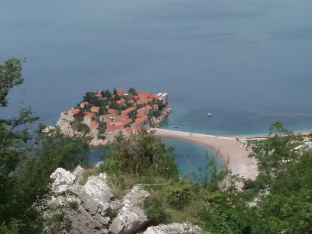 Apartments Muhar Sveti Stefan Bagian luar foto