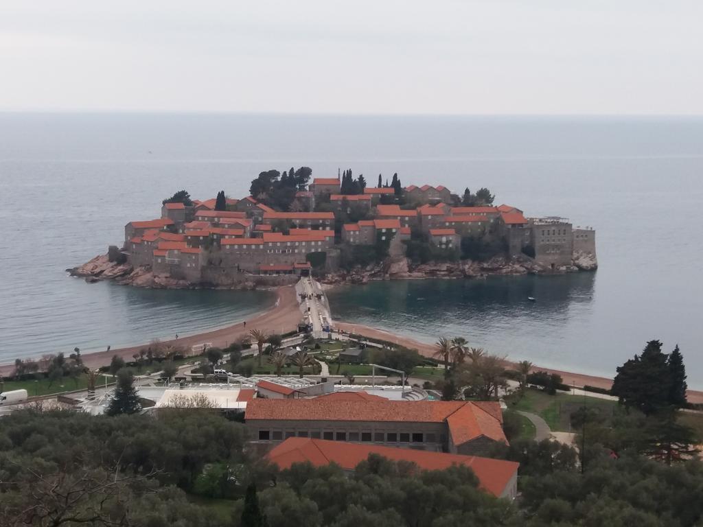 Apartments Muhar Sveti Stefan Bagian luar foto